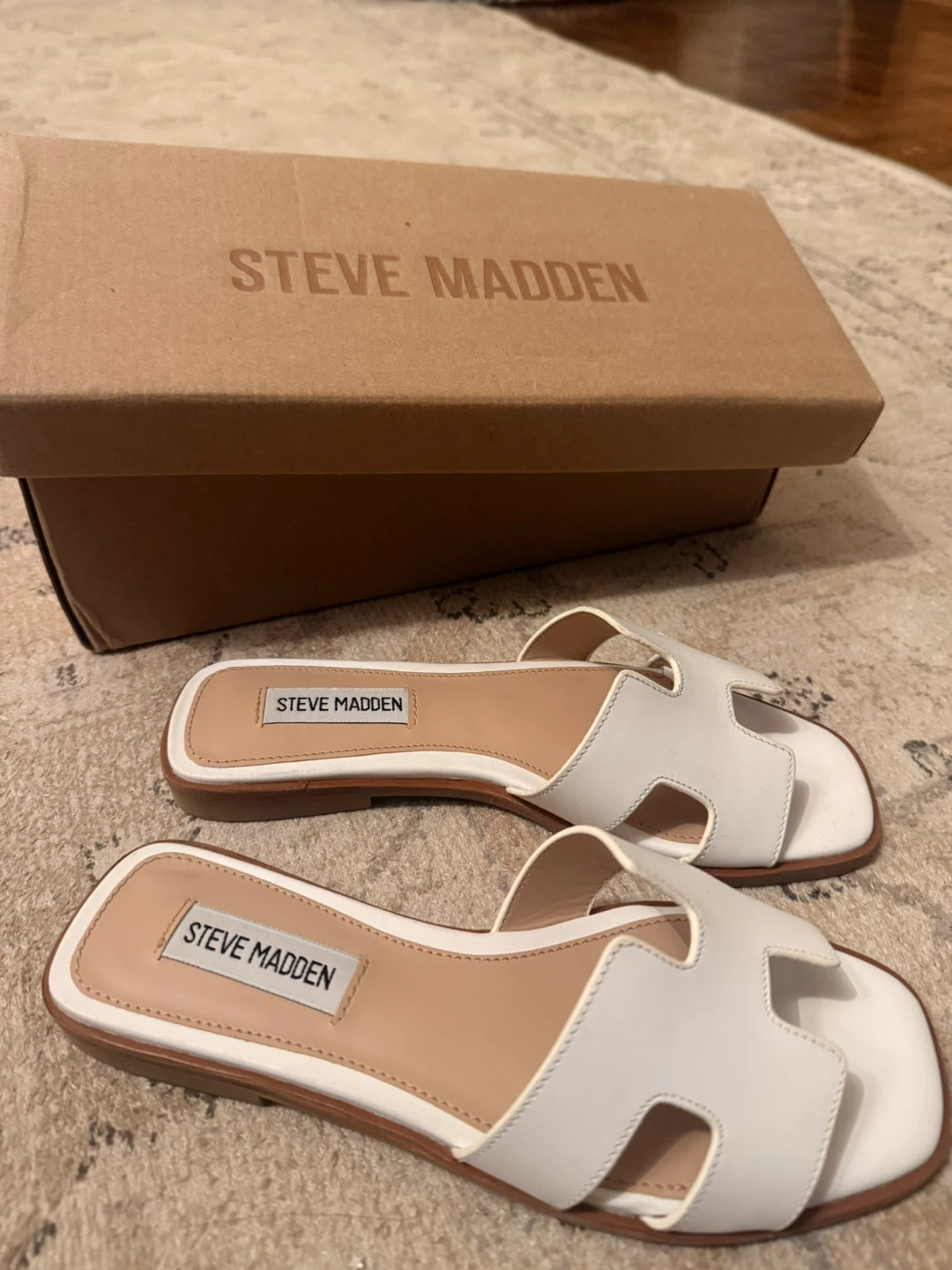 Brand new! Steve Madden White Flat Slides - Size 5.5 - photo 2