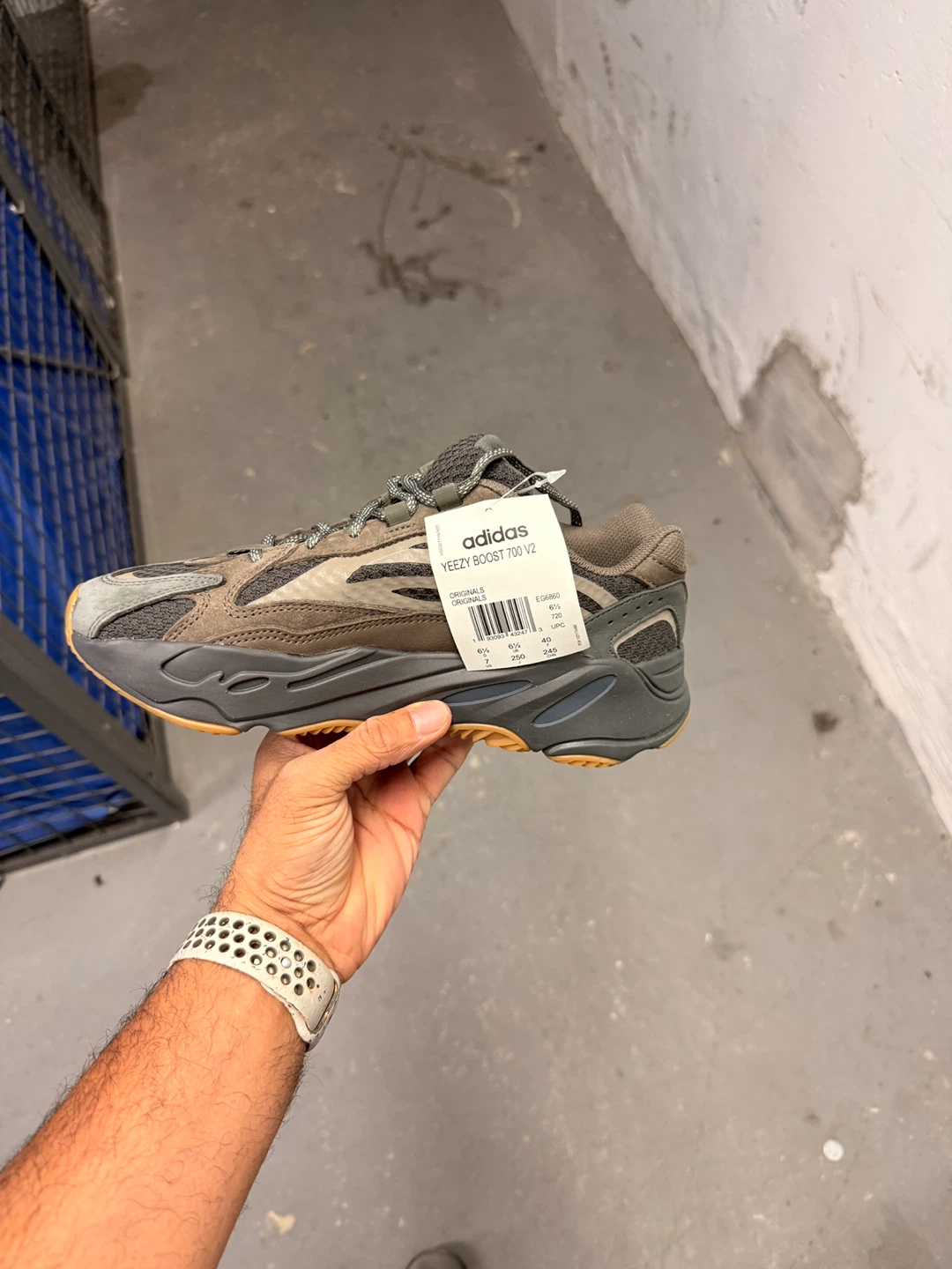 Adidas Yeezy Boost 700 V2 "Geode" - photo 3