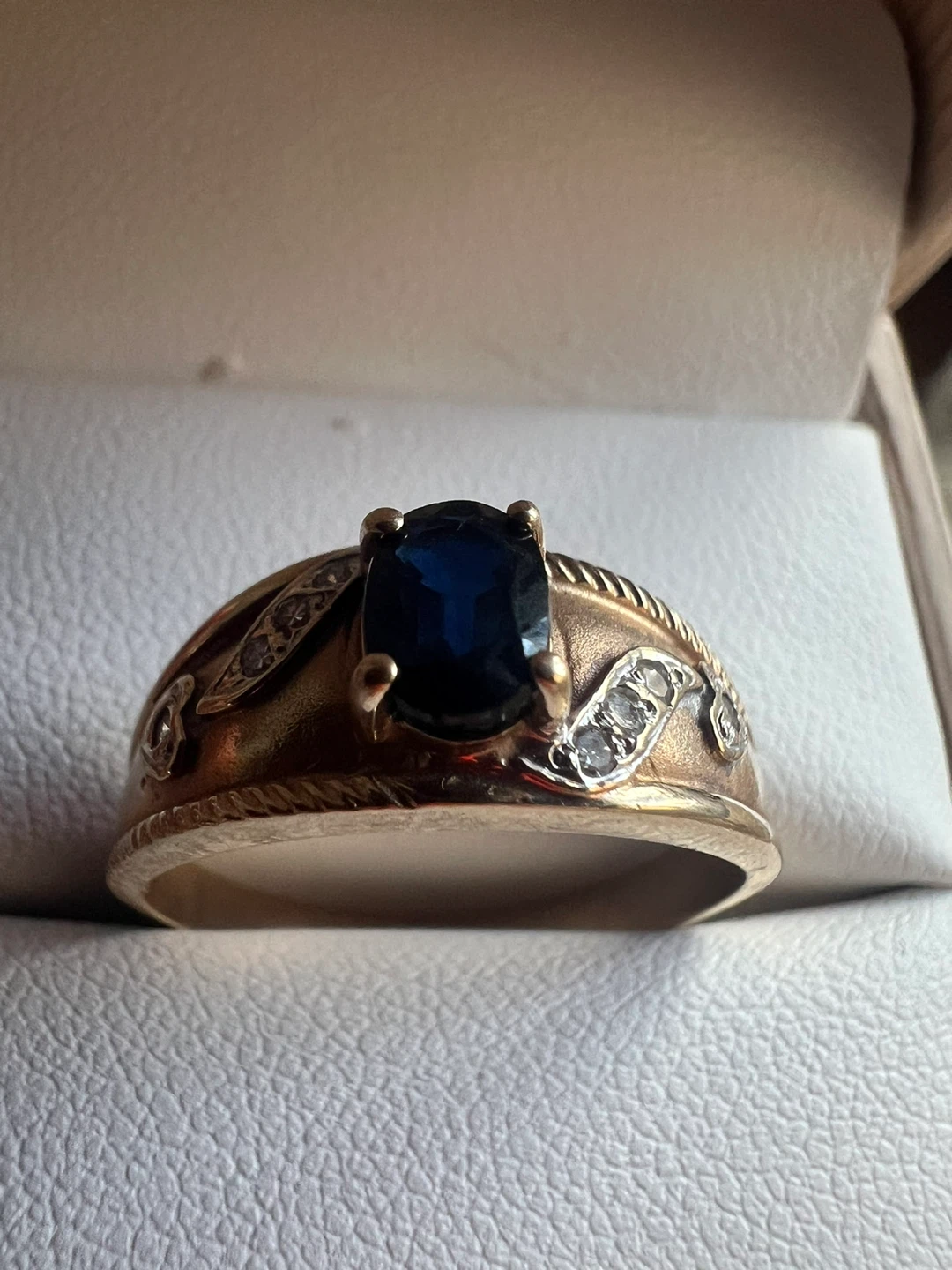 10 k Sapphire and Diamond Ring - photo 2