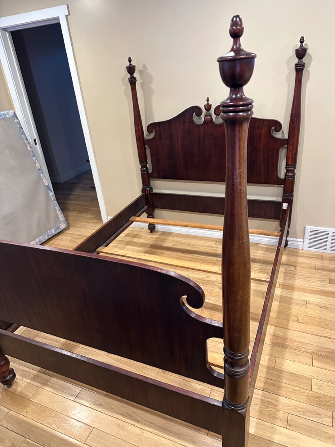 Vintage Solid Wood Full / Double Poster Bed (CAN DELIVER) - photo 4