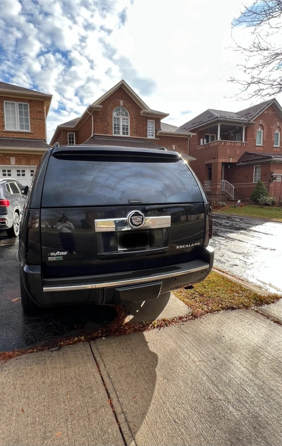 Cadillac Escalade SUV - photo 2