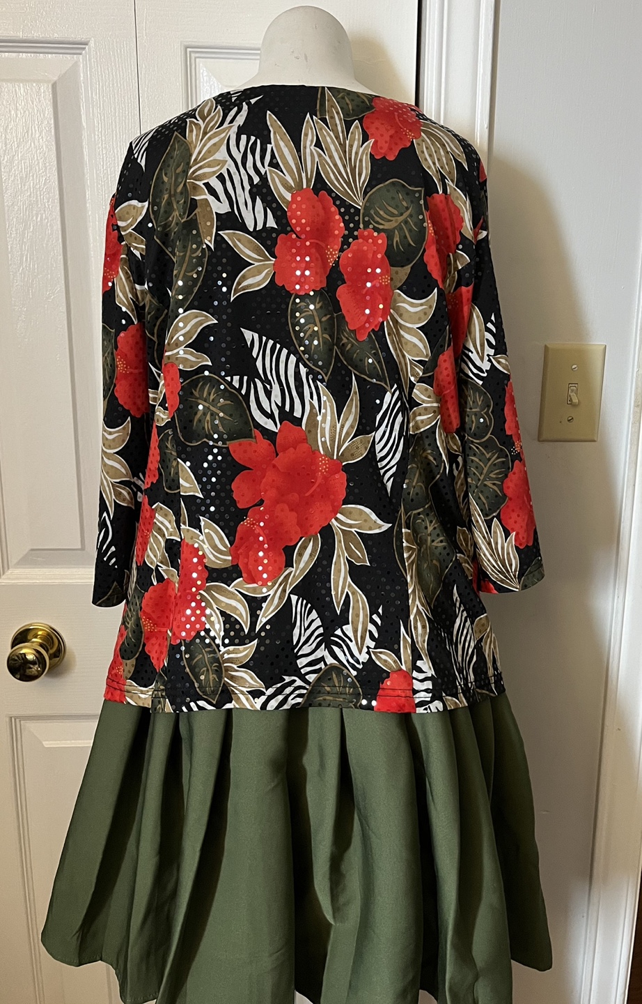 Marsellis Collections Women's Top size large - photo 4