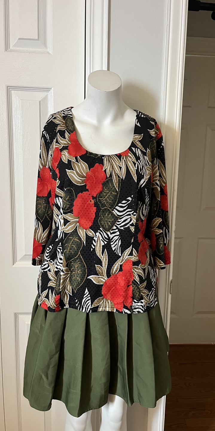 Marsellis Collections Women's Top size large - photo 5