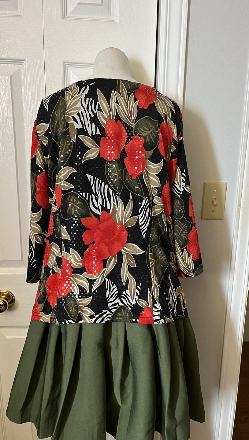 Marsellis Collections Women's Top size large - photo 3