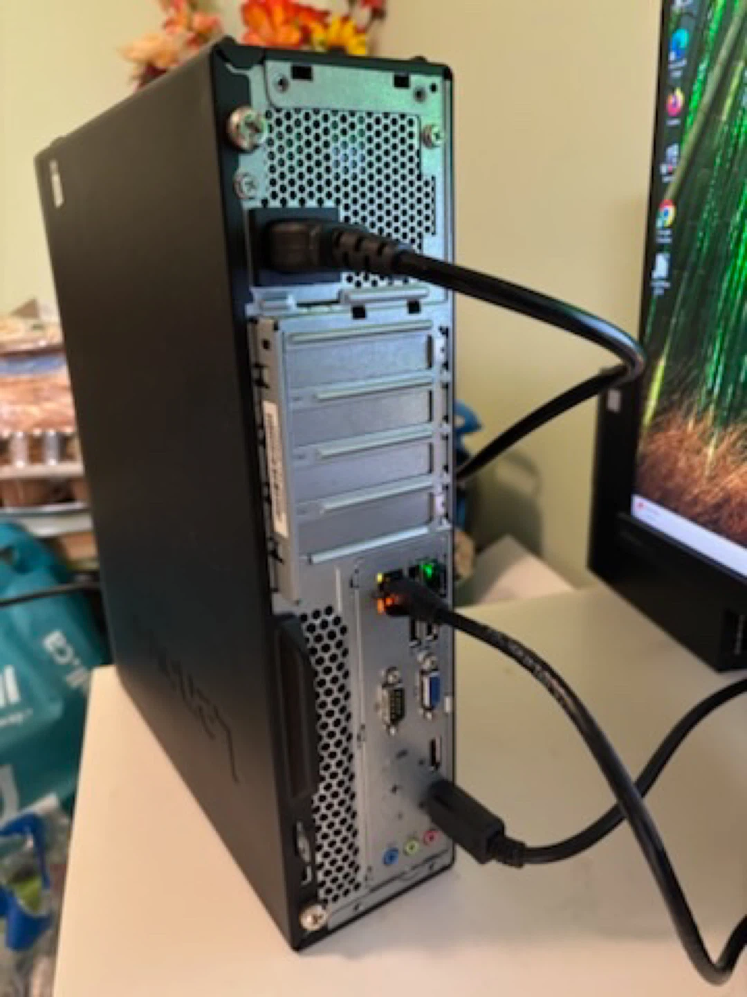 Lenovo i5 8GB 256gb ssd sff computer - photo 2