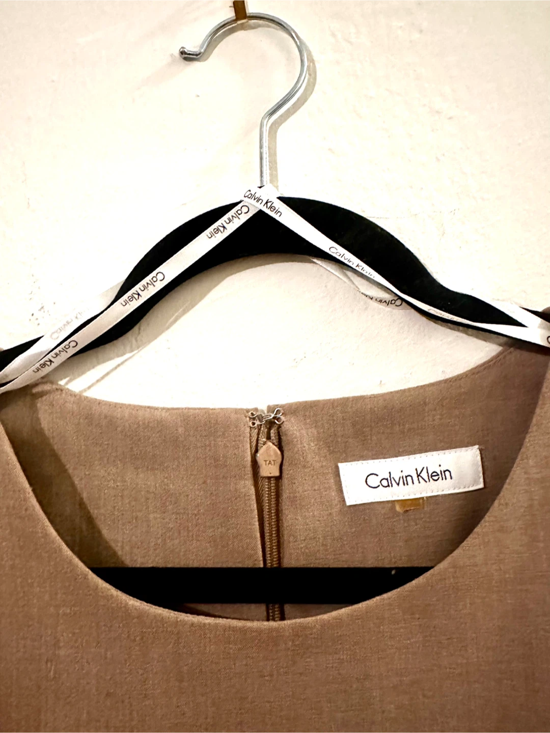 Calvin Klein Tan Sleeveless Sheath Dress - photo 4