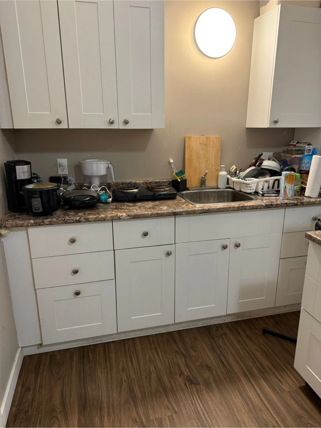 Bachelor Suite For Rent - photo 2