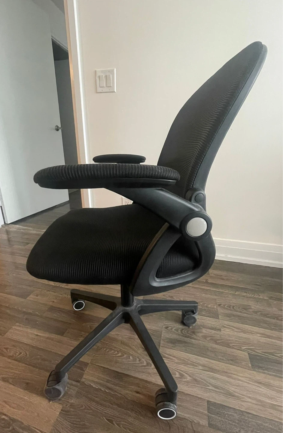 Black Ergonomic Office Chair - photo 2