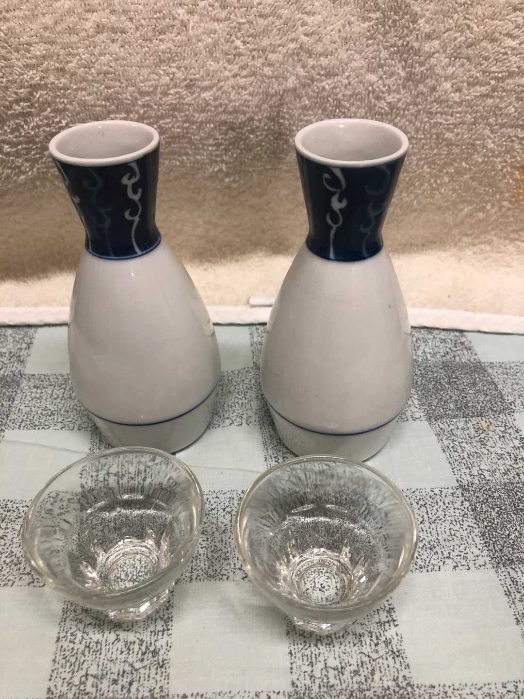 Sake Set - 2 Ceramic Bottles & 2 Glass Cups - photo 2