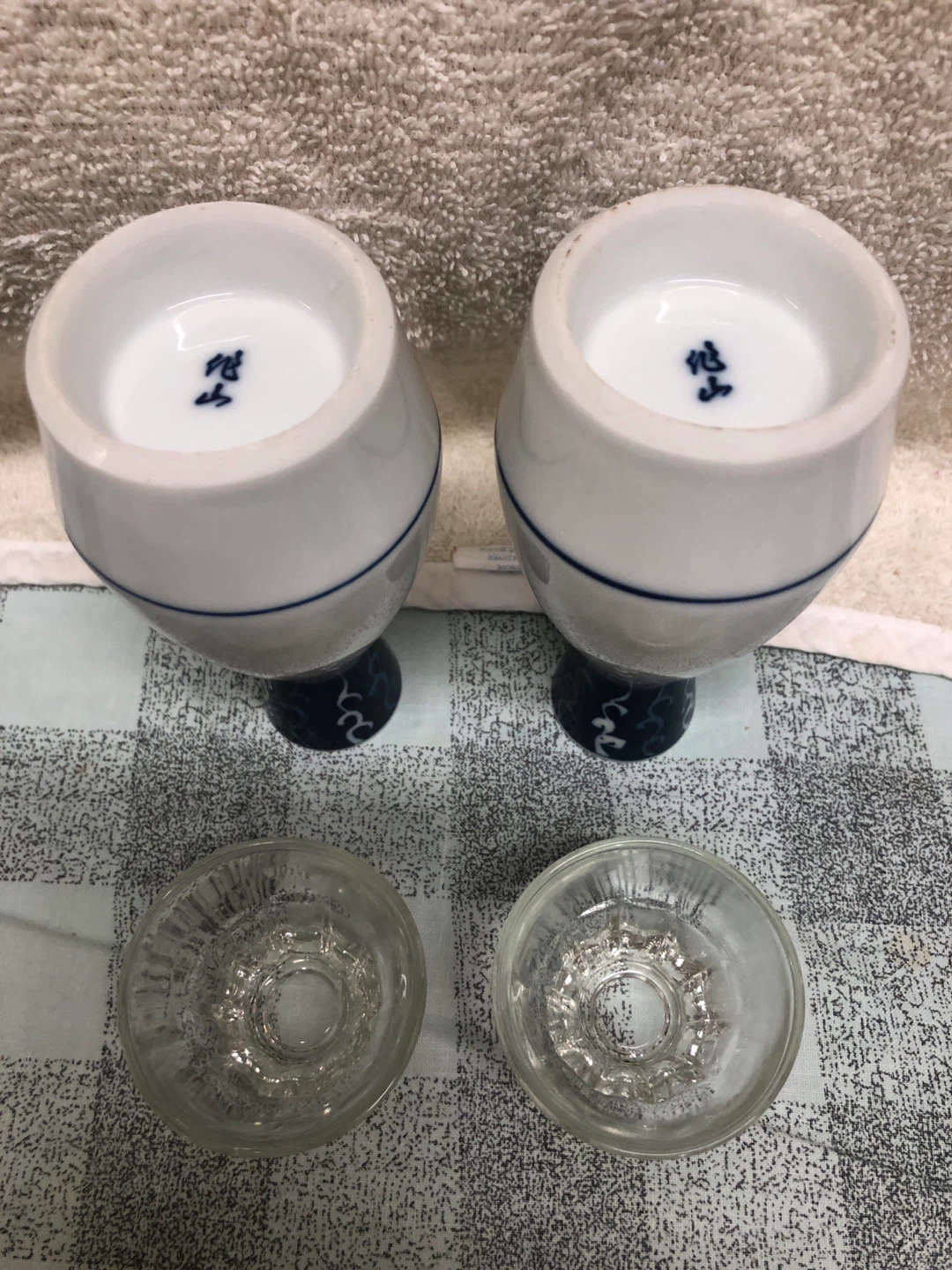 Sake Set - 2 Ceramic Bottles & 2 Glass Cups - photo 4