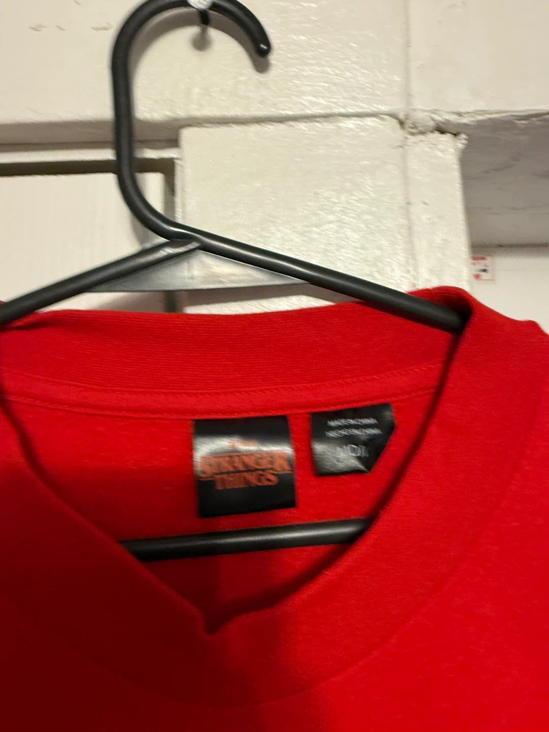 Stranger Things "The Squawk 94.5 FM" Red Sweatshirt - photo 2