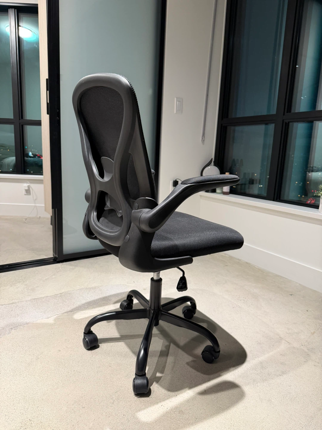Black Ergonomic Mesh Office Chair with Padded Arms - photo 2