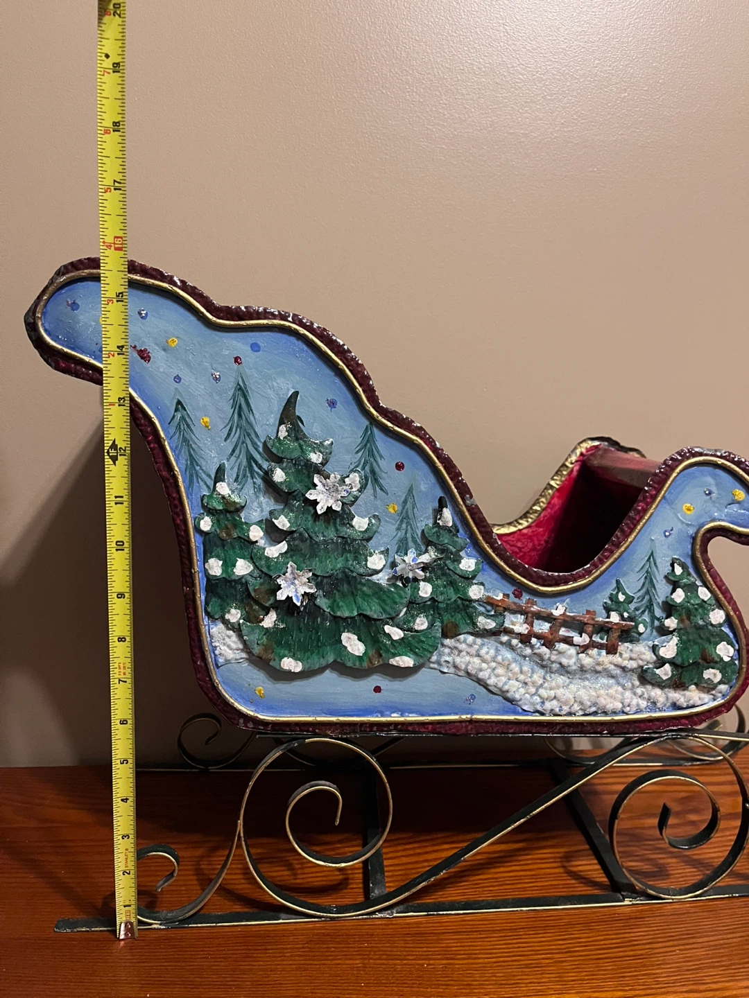 VINTAGE CHRISTMAS AROUND THE WORLD LARGE METAL SLEIGH - photo 3