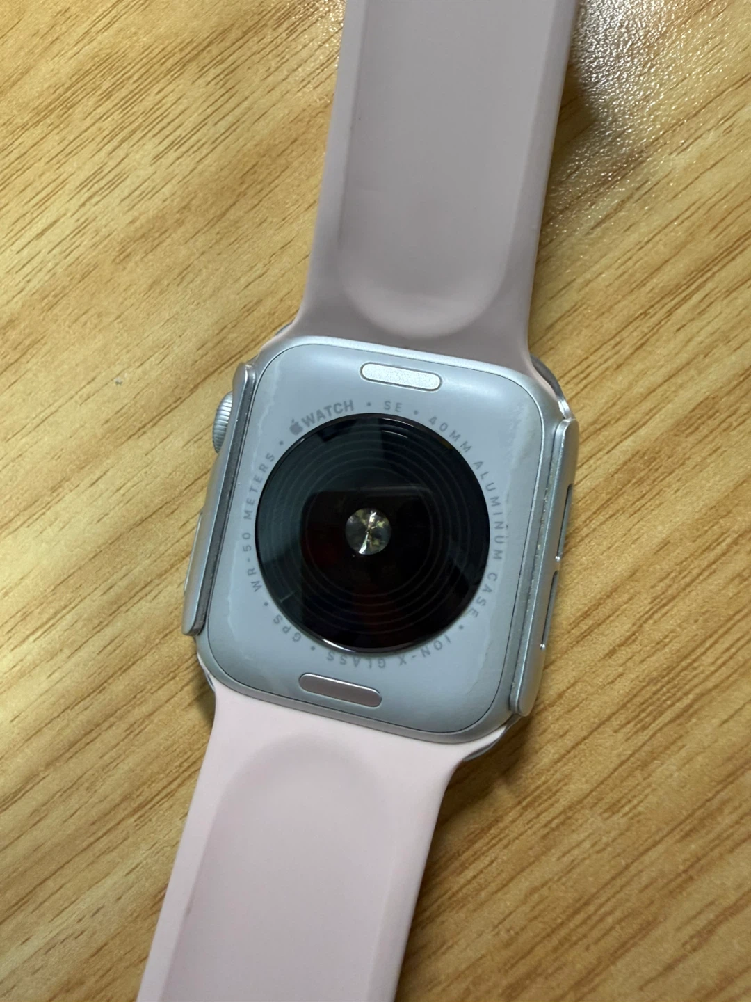 Apple Watch SE 2, Works Perfectly, Minor Cosmetic Flaw - photo 3