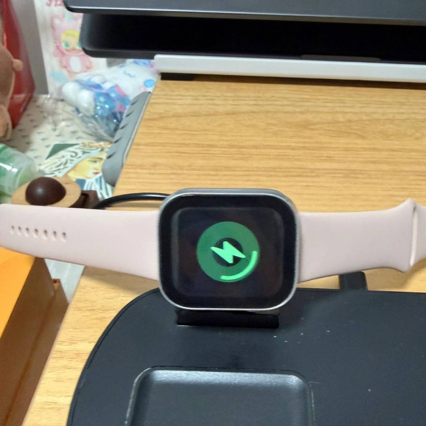 Apple Watch SE 2, Works Perfectly, Minor Cosmetic Flaw - photo 4