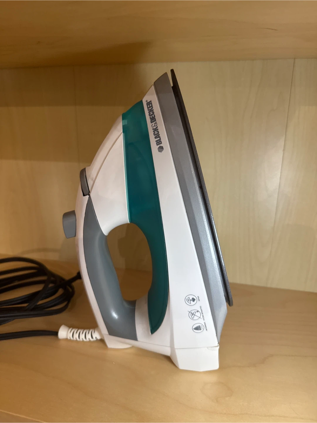 BLACK+DECKER Iron - photo 2