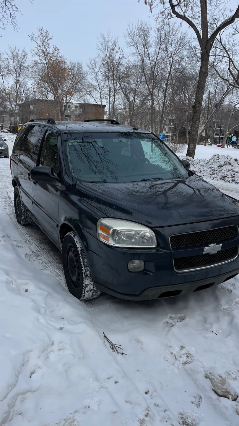 2009 Chevrolet Uplander LT Minivan