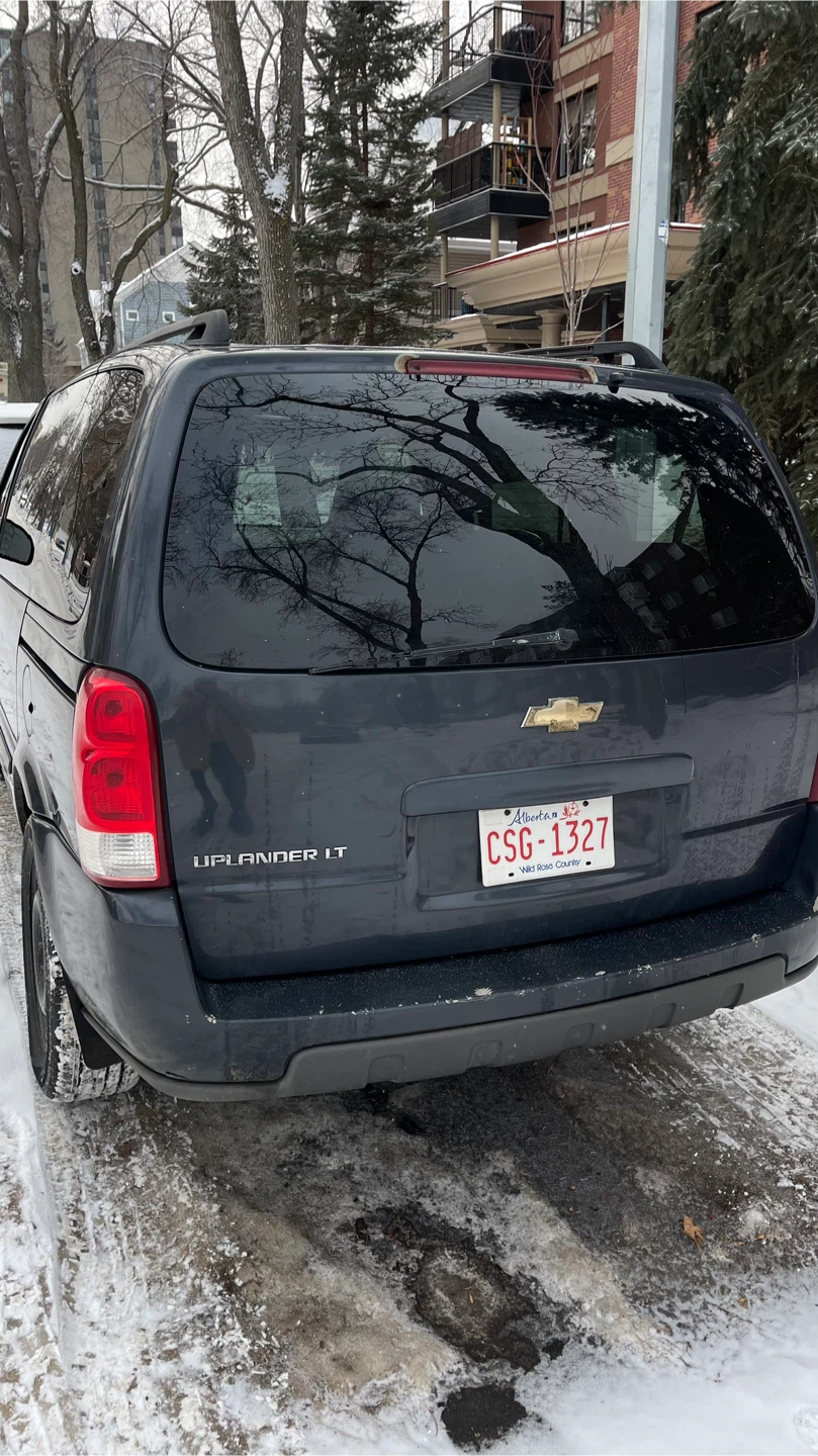 2009 Chevrolet Uplander LT Minivan - photo 3