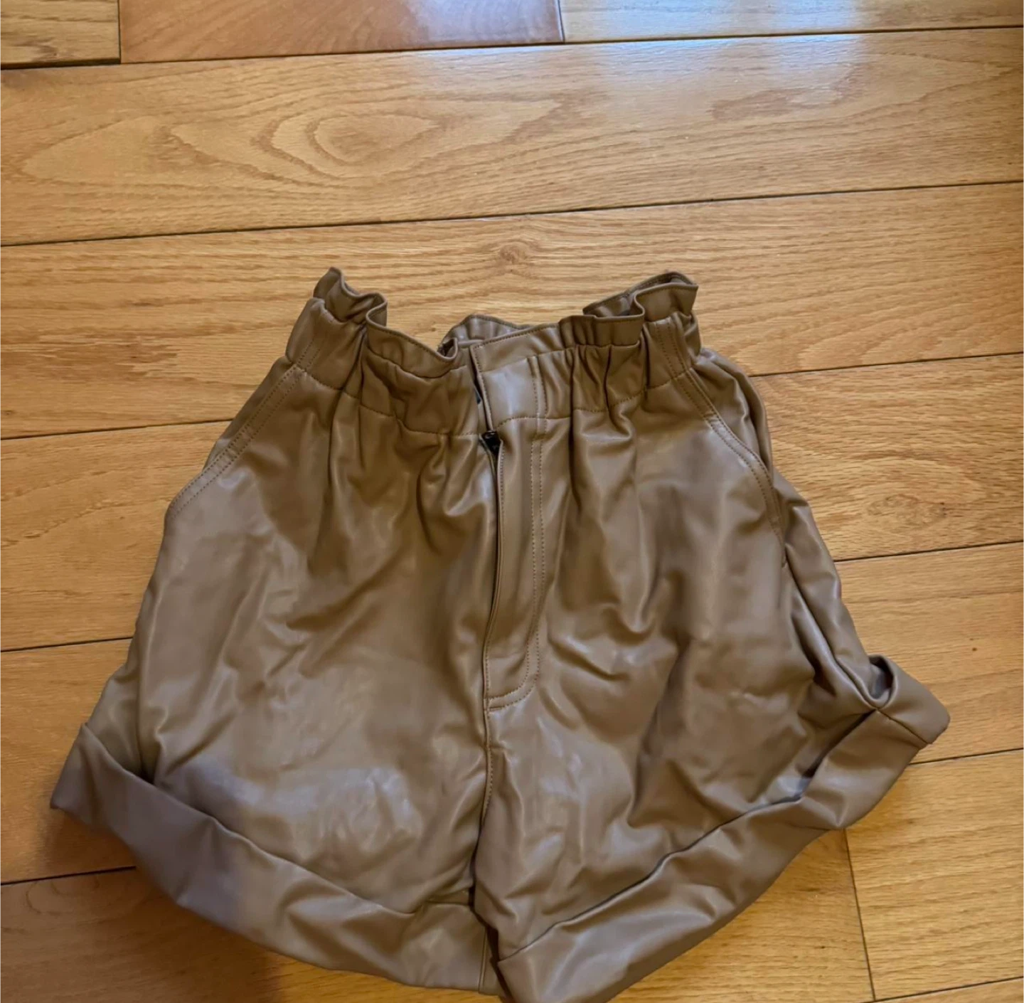 Abercrombie & Fitch Faux Leather Paperbag Shorts - Tan - XS