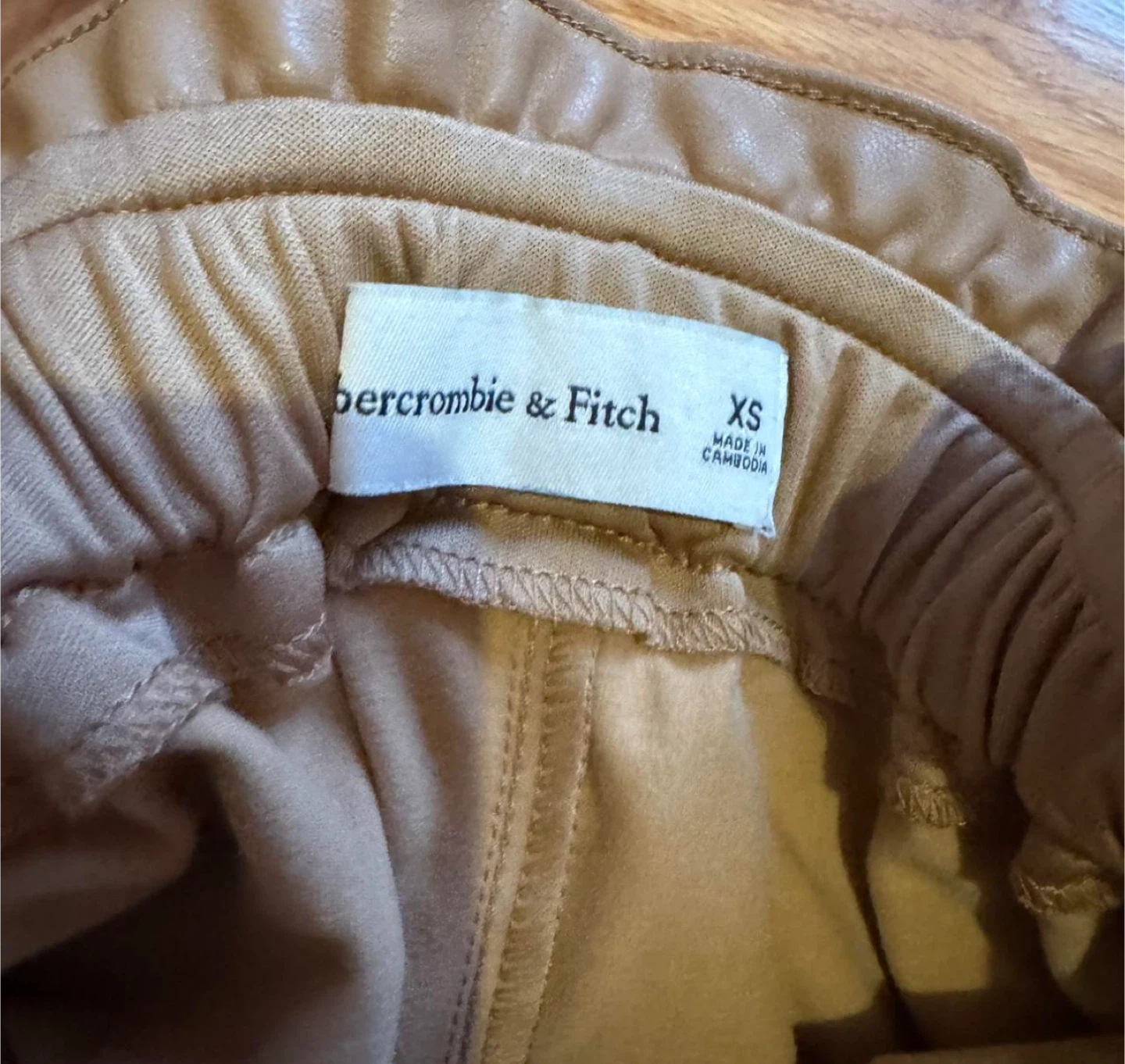 Abercrombie & Fitch Faux Leather Paperbag Shorts - Tan - XS - photo 2