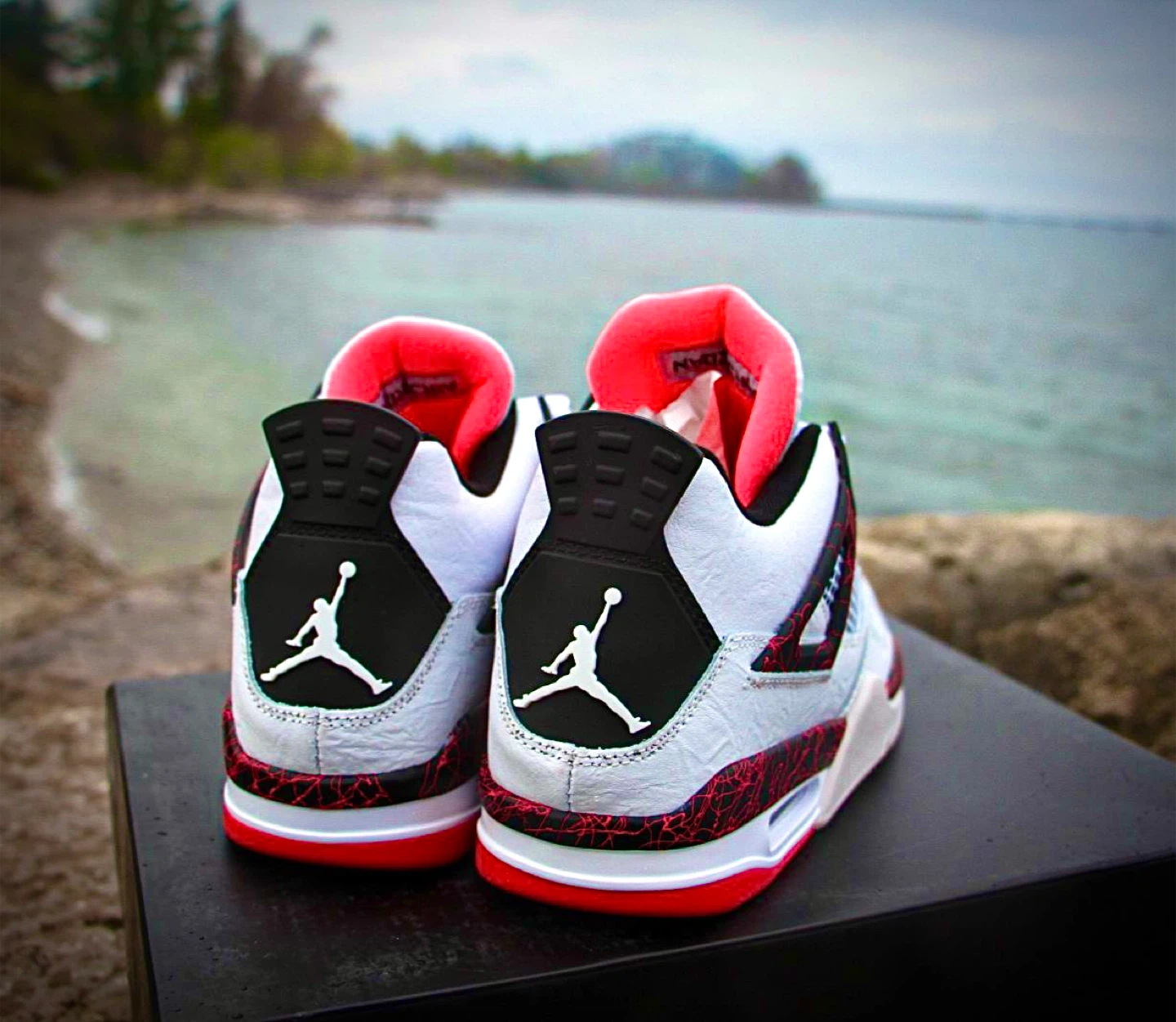 Air Jordan 4 Retro White Red - photo 3
