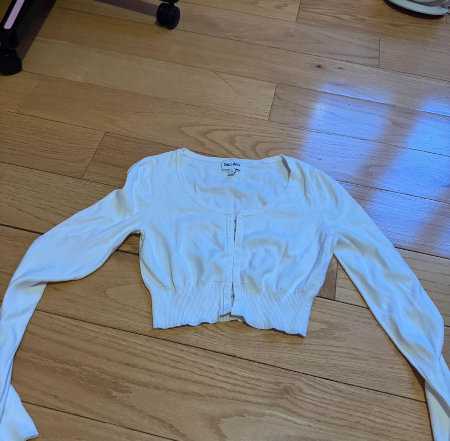 aritzia White Cropped Cardigan