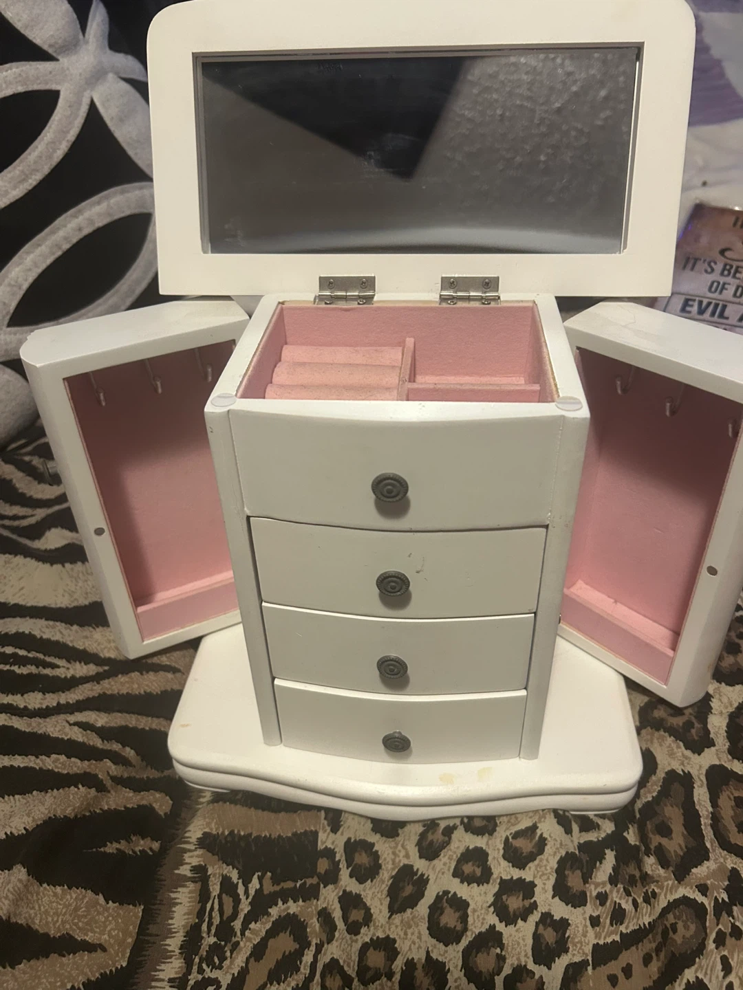 White Jewellery Box with Mirror and Drawers - photo 3