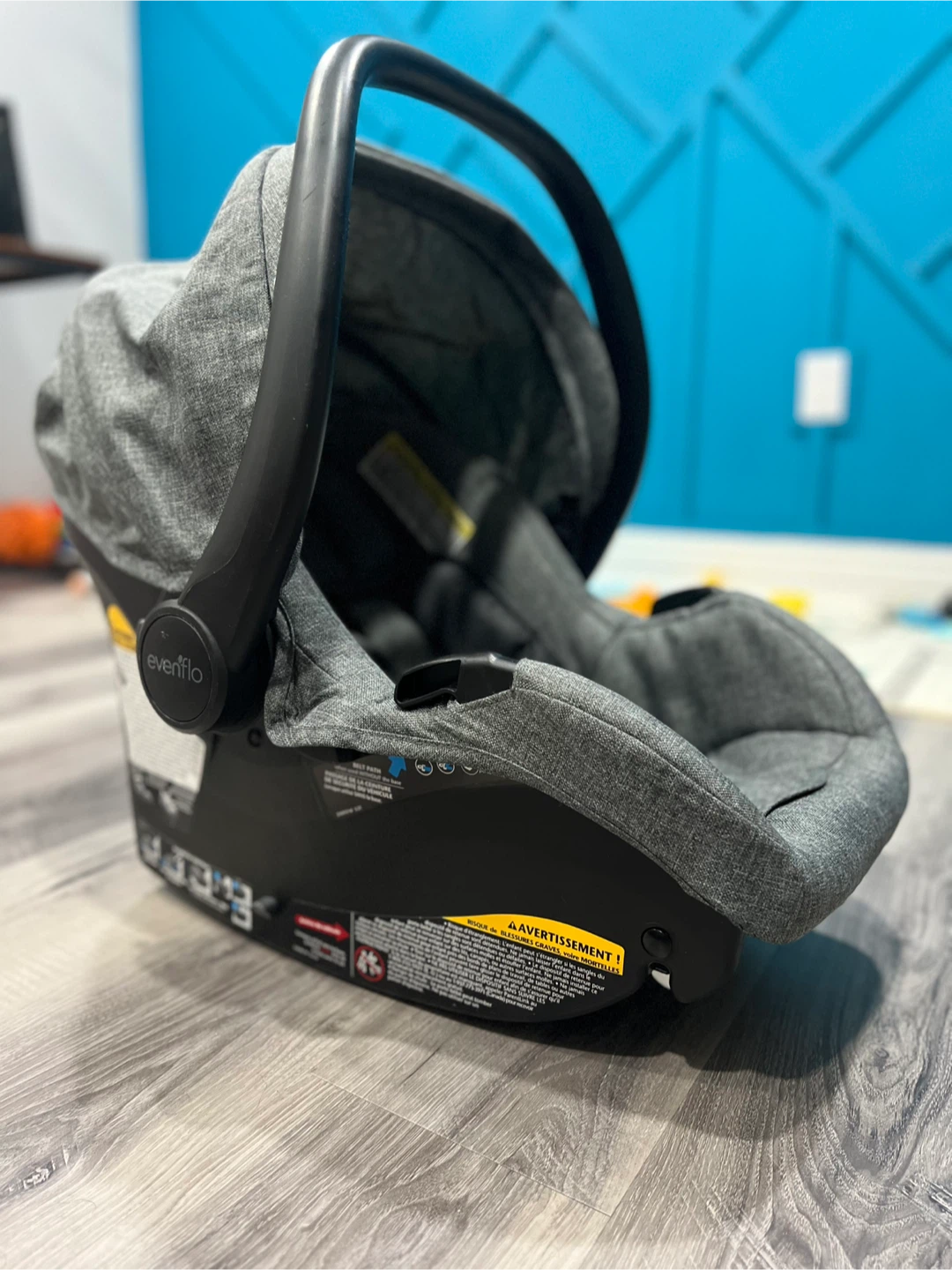 Evenflo Infant Car Seat with Base - photo 4