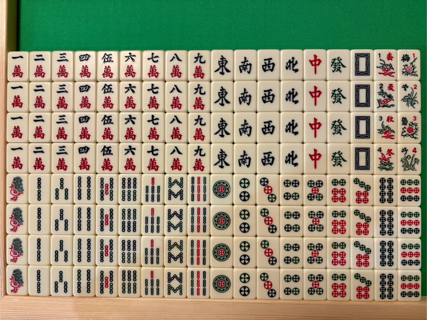 Mahjong Full Set + 2 dice + Mat