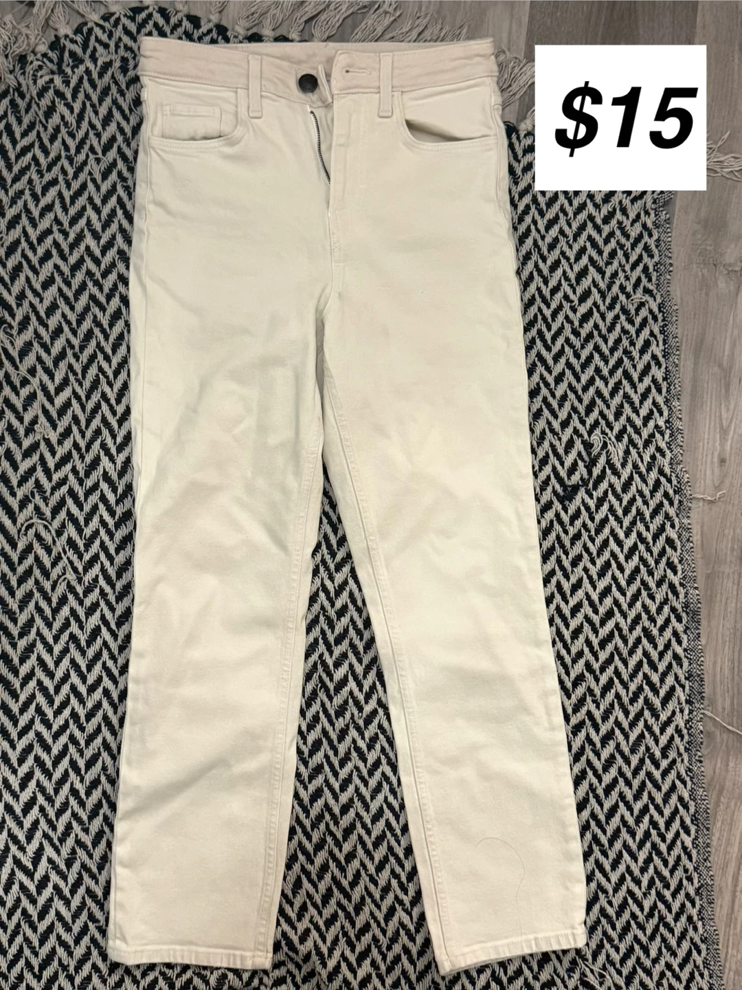 Bershka and Levis Jeans - Size S to M - photo 2