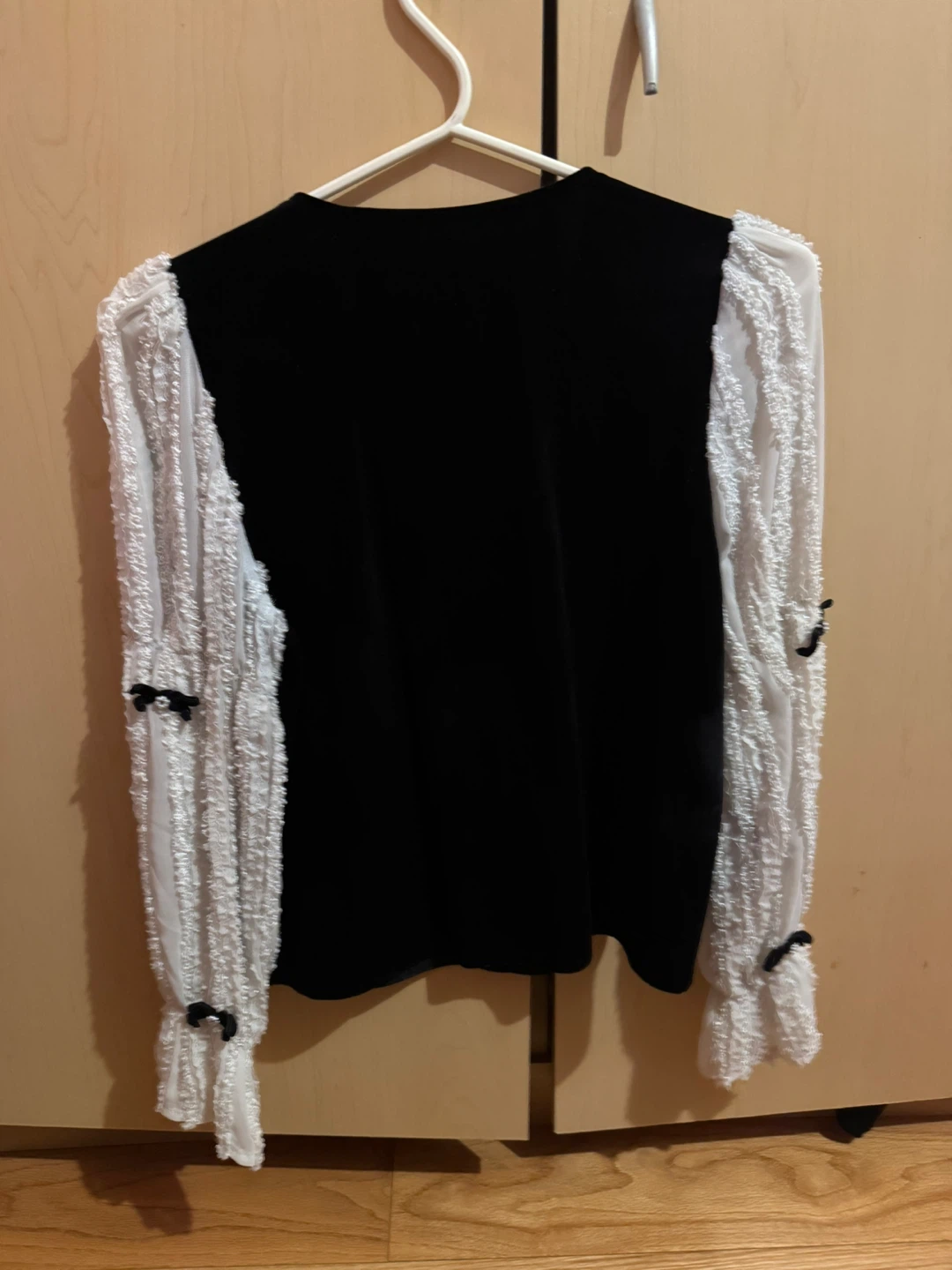 Black and White Puff Sleeve Top - photo 2