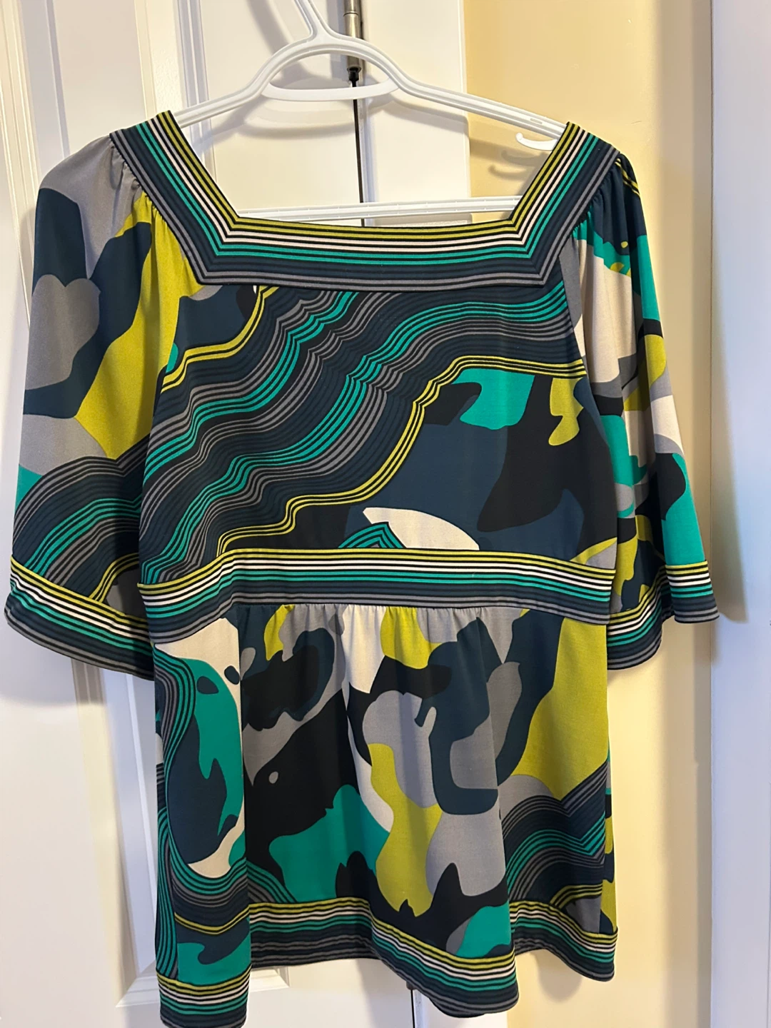 BCBGMAXAZRIA Women's Top Size M - photo 2