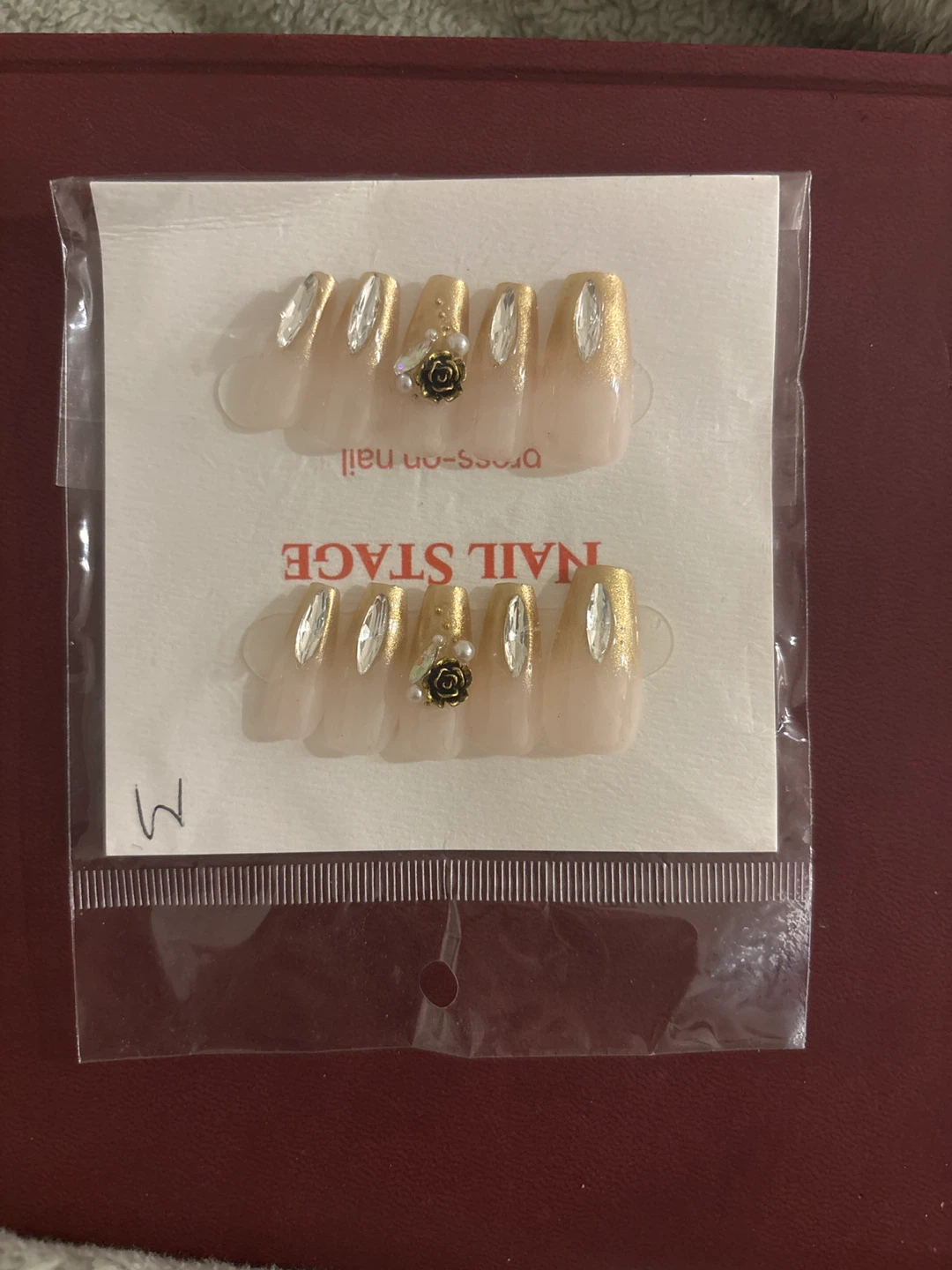 Size M press on nails