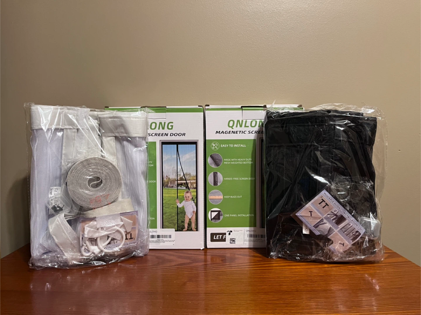 QNLONG MAGNETIC SCREEN DOOR (White & Black)
