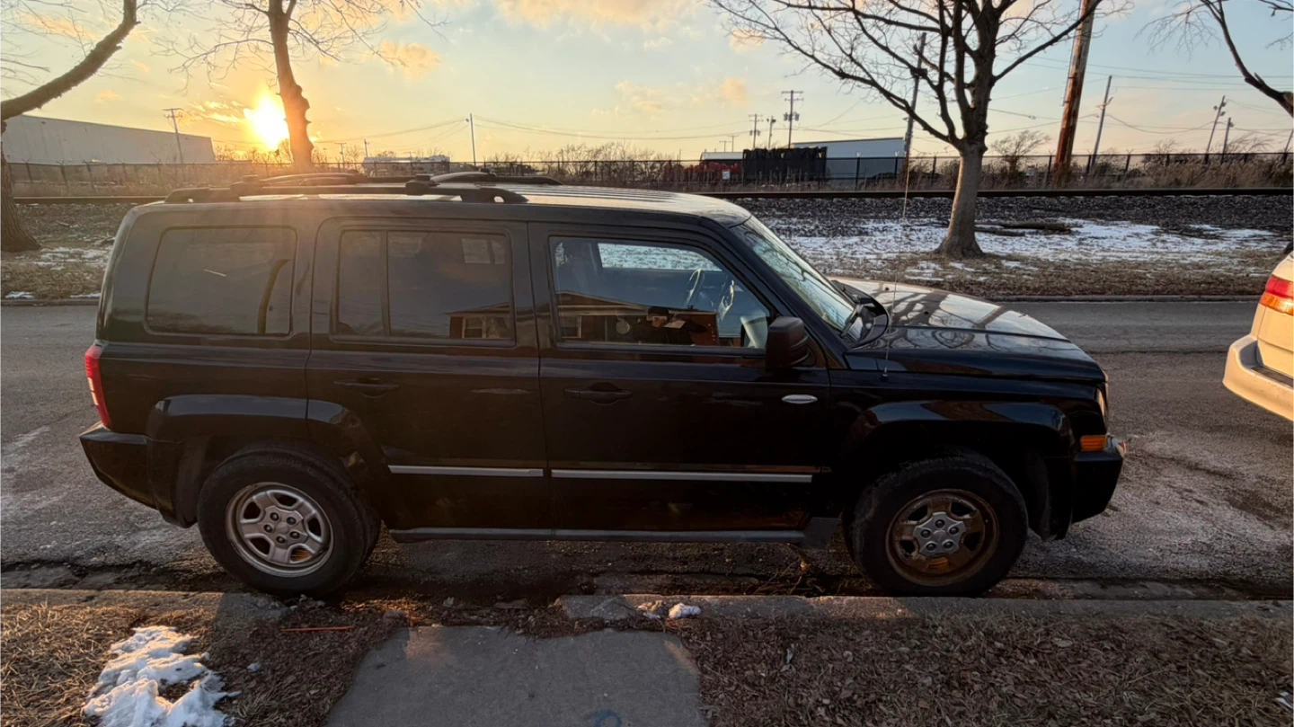 Black Jeep Patriot 4x4 SUV