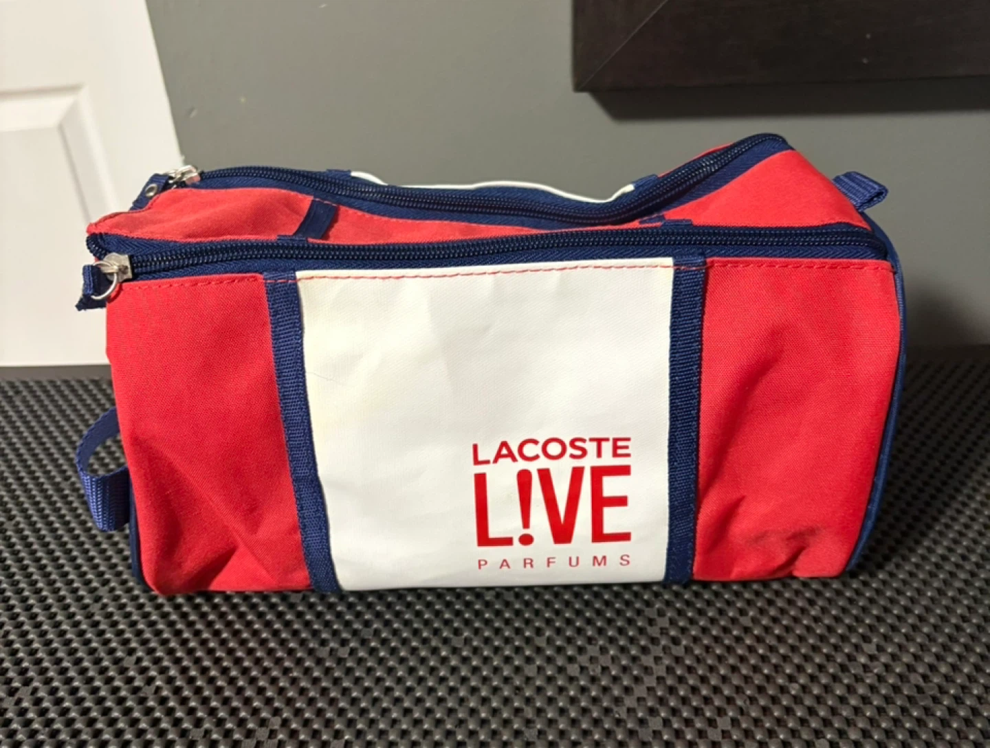 Bob Mackie/ Lacoste Cosmetics Bag - photo 4