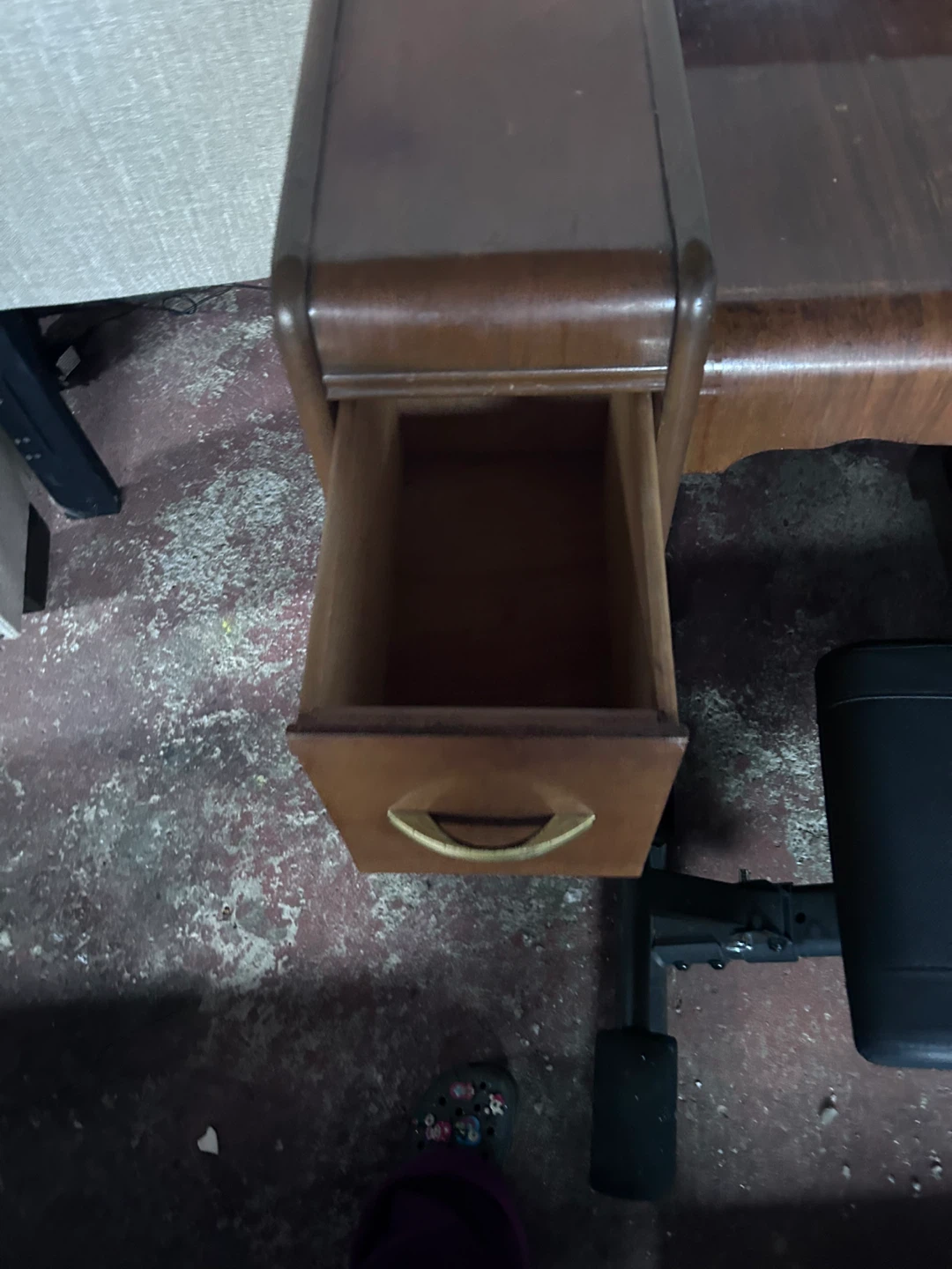 vintage wooden vanity / small desk - photo 2