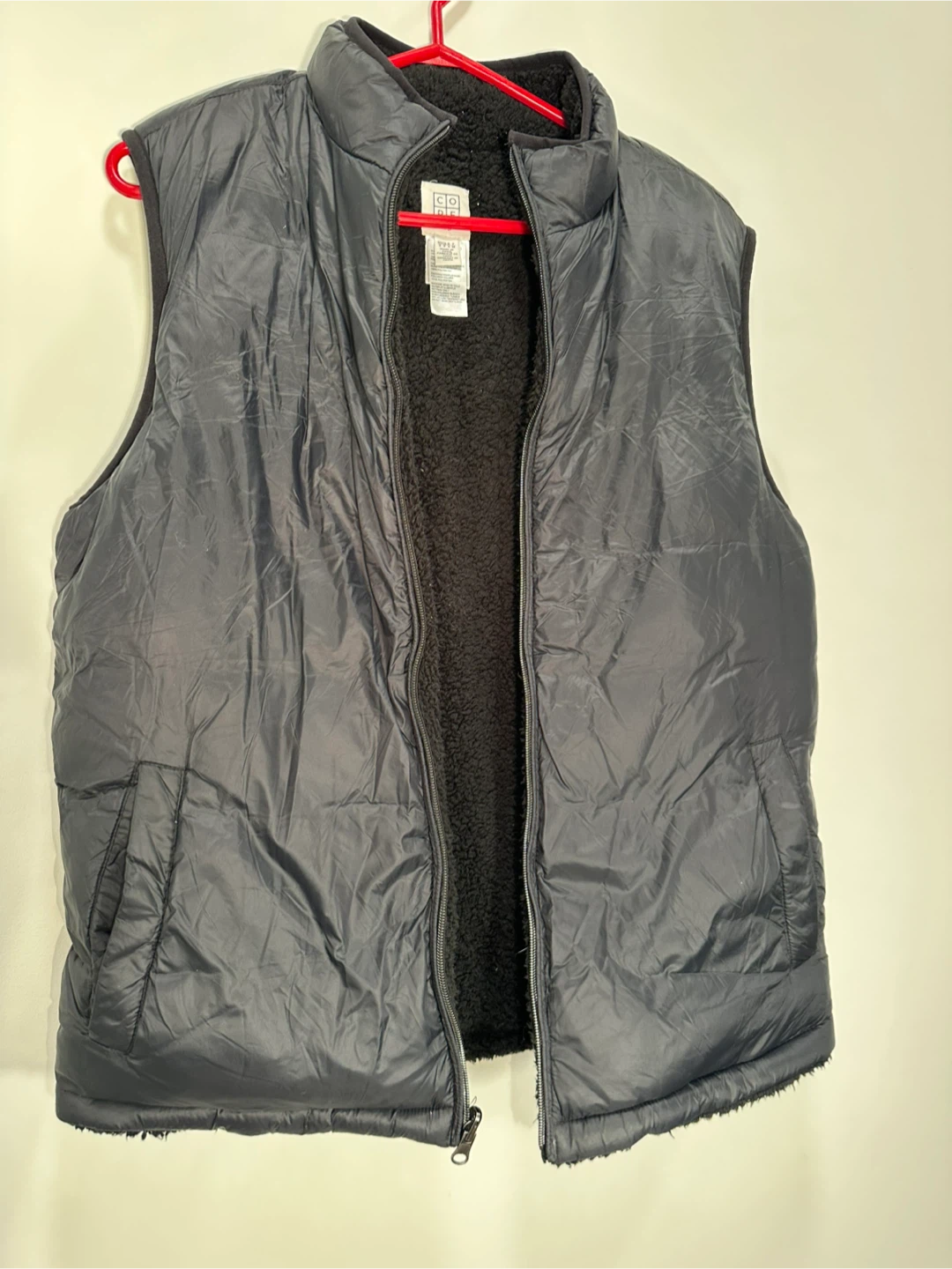 CORE Puffer Vest - Black - Size Medium - photo 4