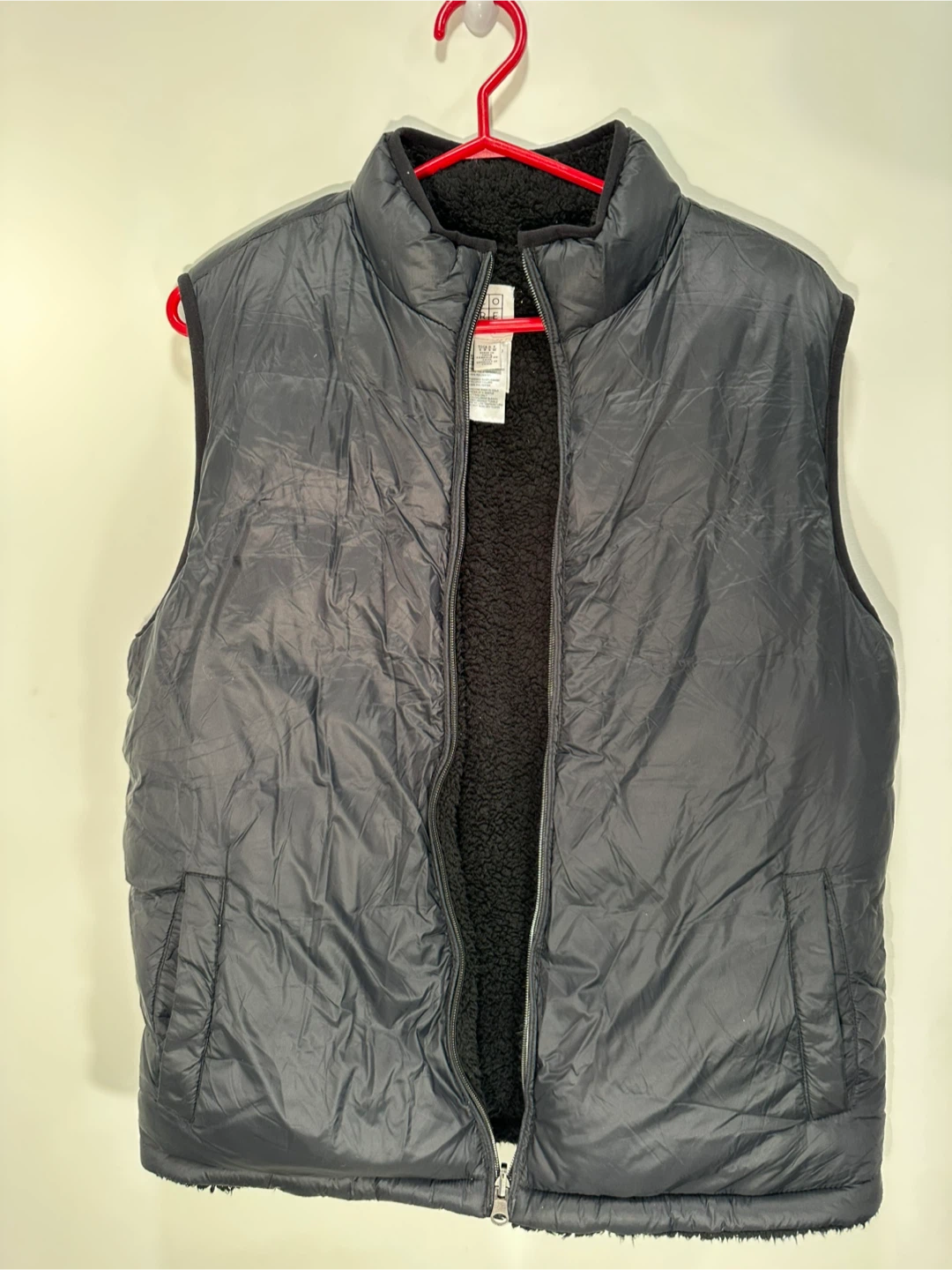 CORE Puffer Vest - Black - Size Medium - photo 2