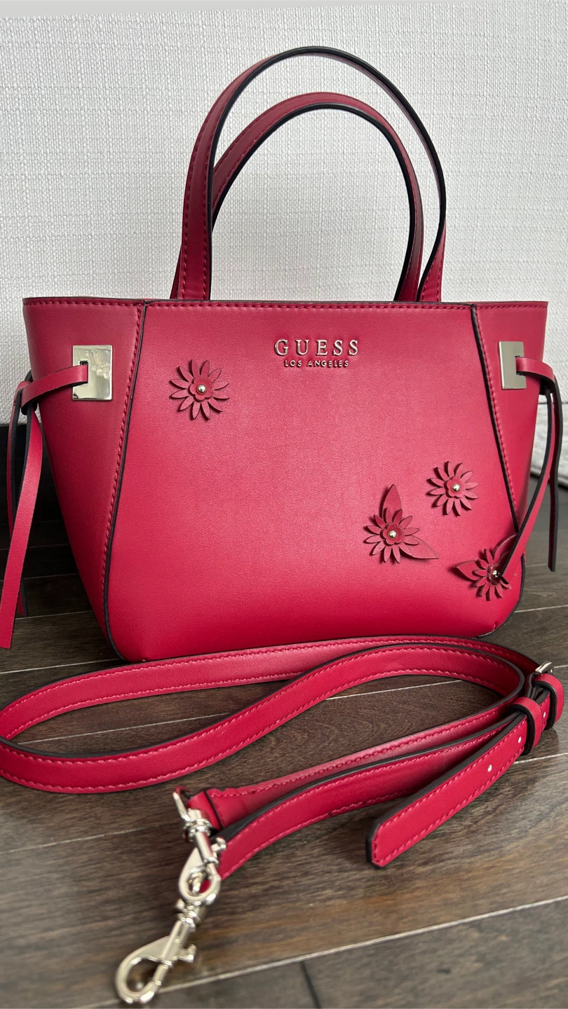 Red GUESS Handbag with Flower Detail - photo 2