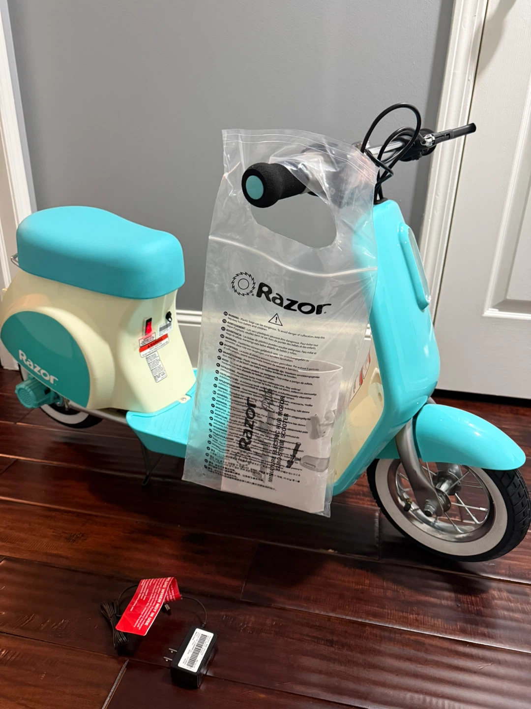 Razor Pocket Mod Petite Electric Scooter - Petite Blue - photo 5