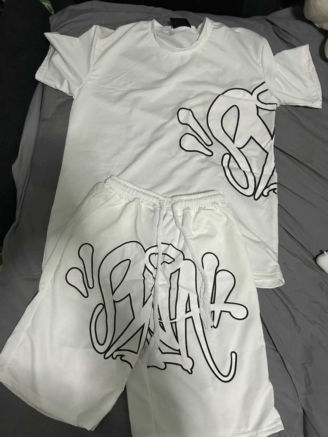 White T-Shirt and Shorts Set with Graphic Print