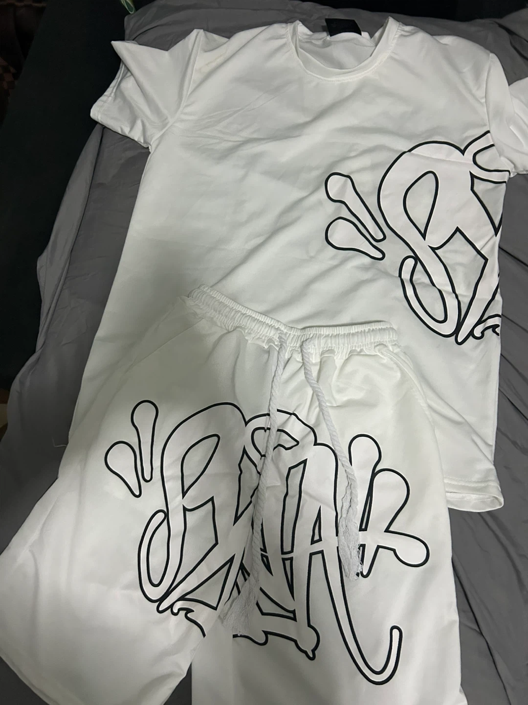 White T-Shirt and Shorts Set with Graphic Print - photo 3