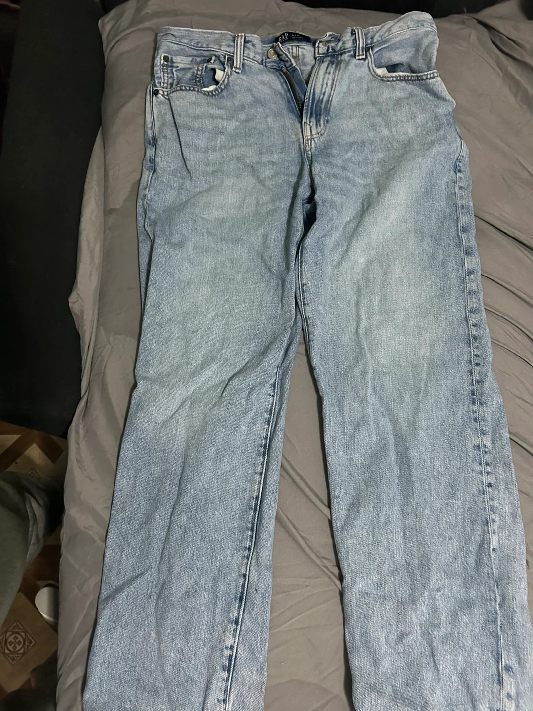 GAP Relaxed Fit Light Wash Denim Jeans - 32x32
