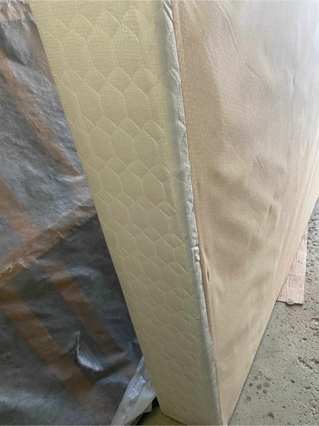 Queen Hampton Mattress and Box Spring - photo 3