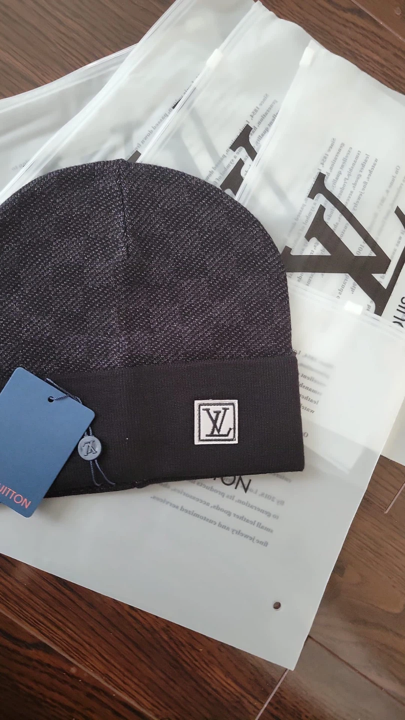 Louis Vuitton Beanie Hat - Black - photo 2