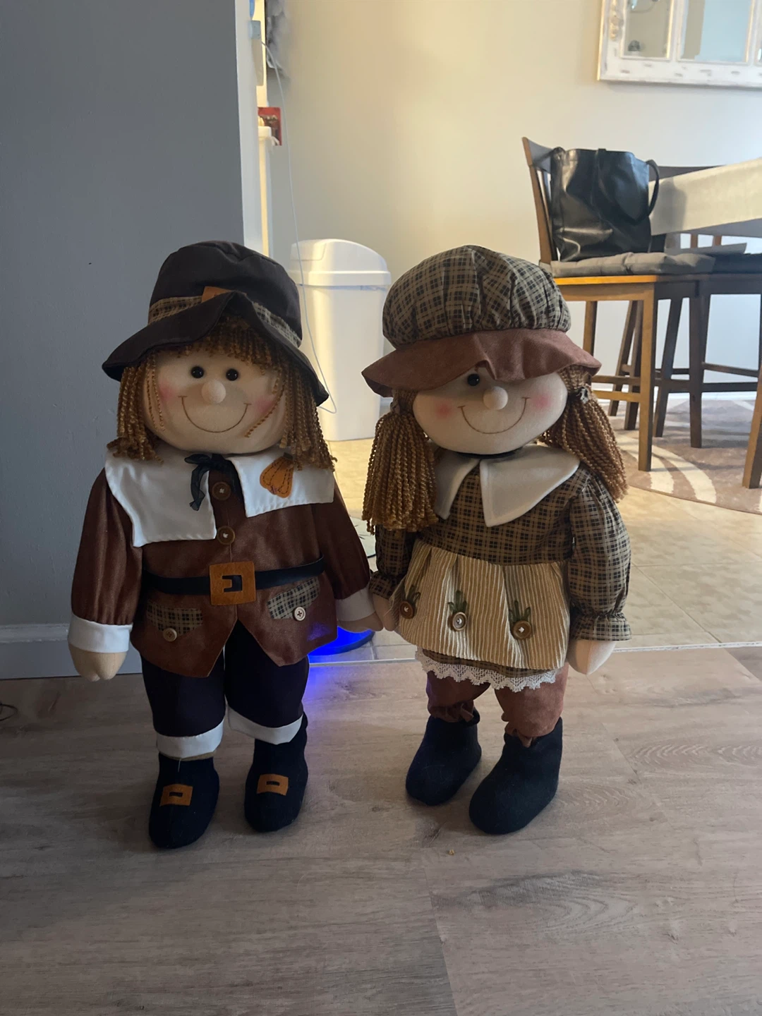 Thanksgiving Pilgrim Couple Dolls