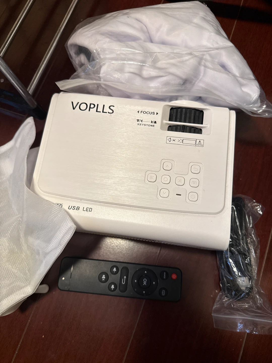 VOPLLS LCD USB LED Projector with Remote - photo 2