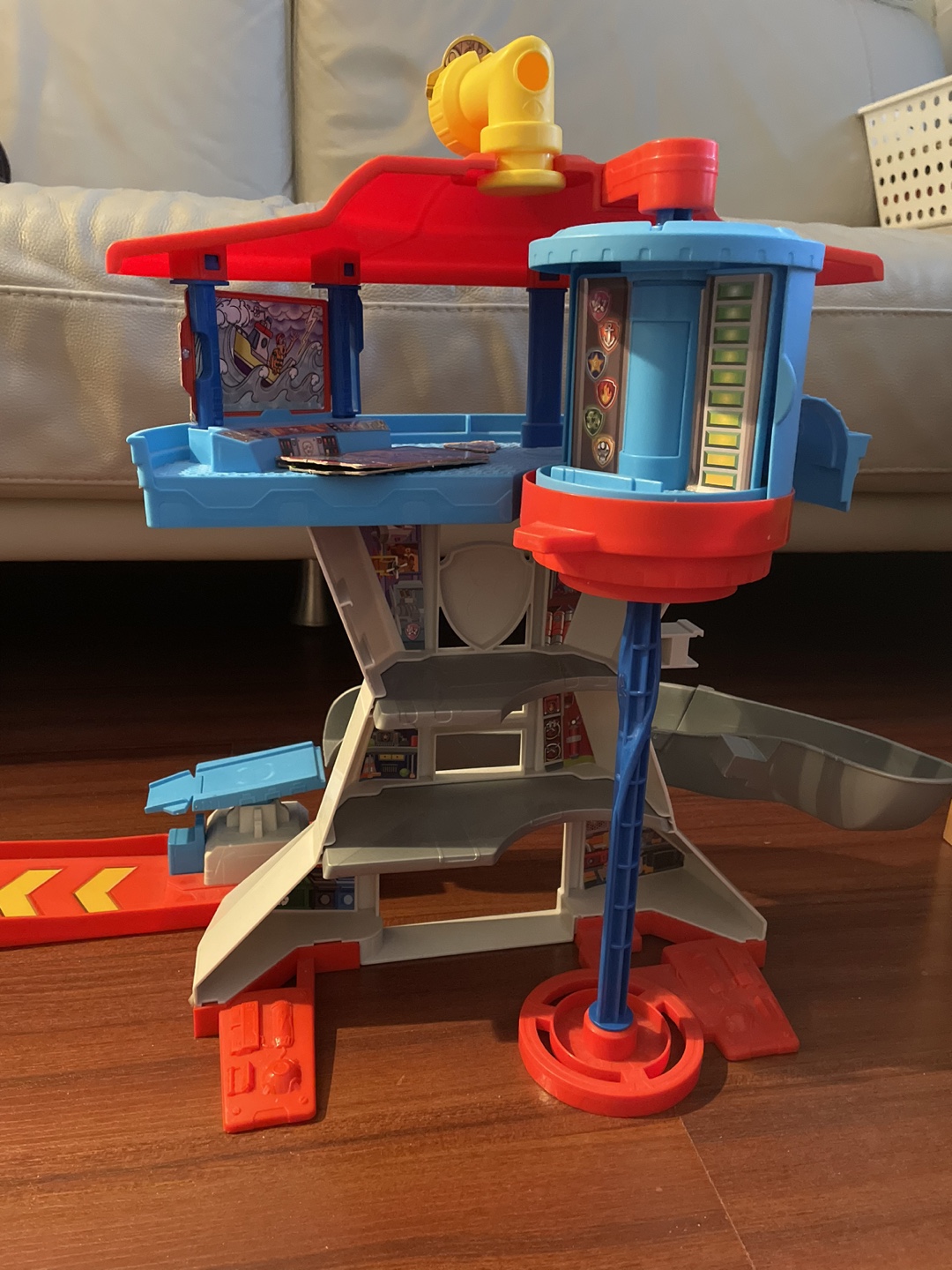 Paw Patrol Lookout Tower and Figures