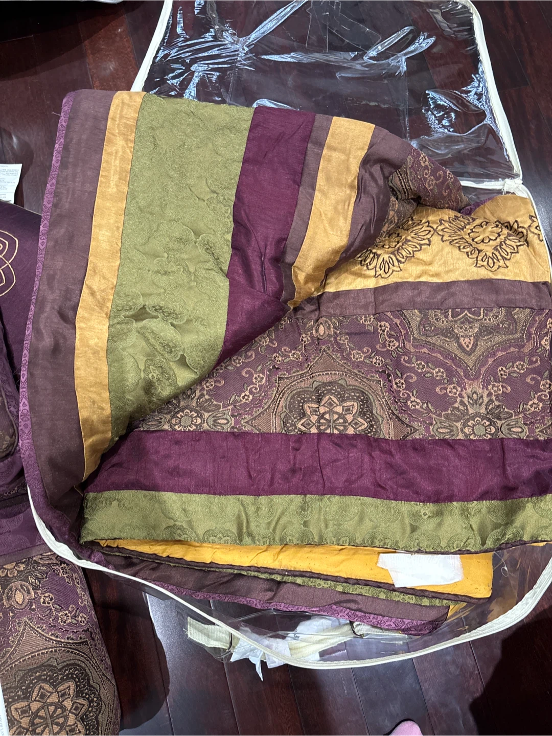 Decorative Pillow and Comforter Set - photo 2